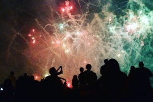 استفاده از نورافشانی در رویدادها